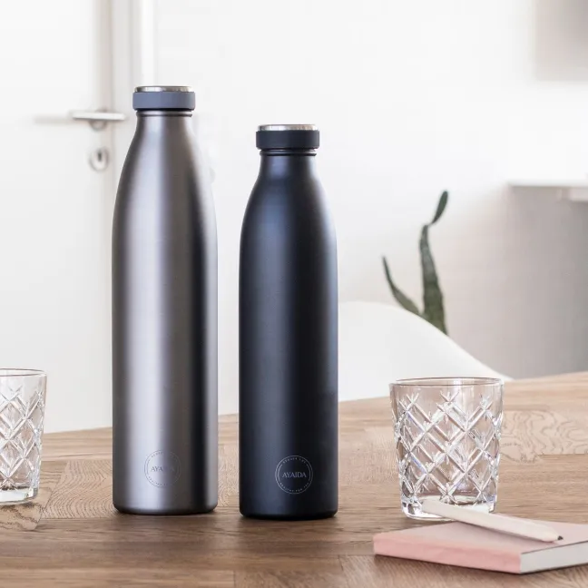 AYA&IDA Trinkflasche 750ml Matte Black