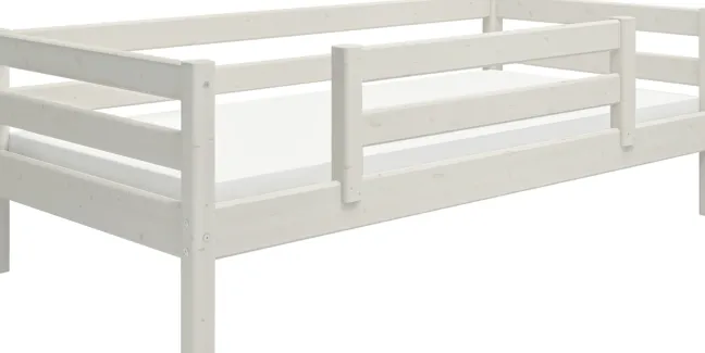 FLEXA Classic Bett 90x200cm mit 1/2 Absturzsicherung weiß lasiert