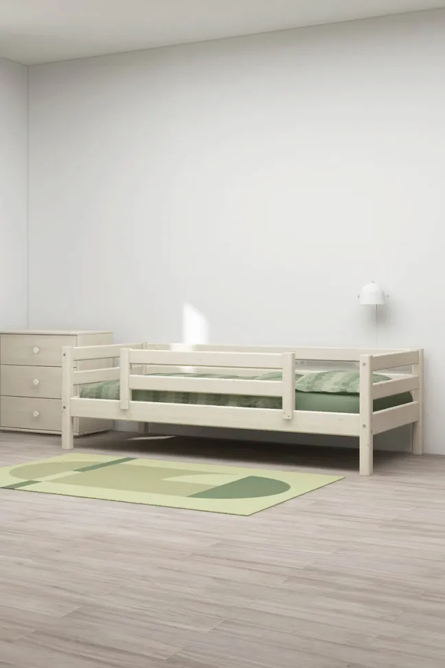 FLEXA Classic Bett 90x200cm mit 1/2 Absturzsicherung weiß lasiert