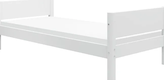 FLEXA White halbhohes Bett mit Schrägleiter weiß