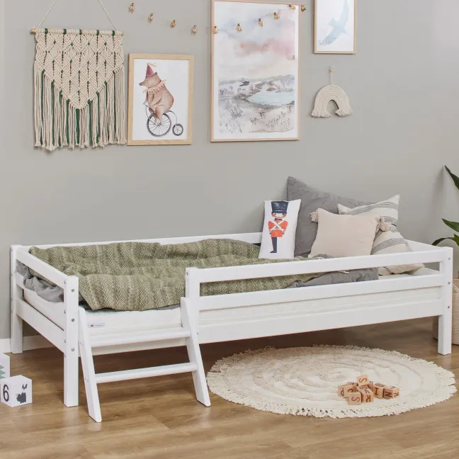 Hoppekids ECO Dream Bett 90x200cm mit 3/4 Absturzsicherung und Leiter weiß