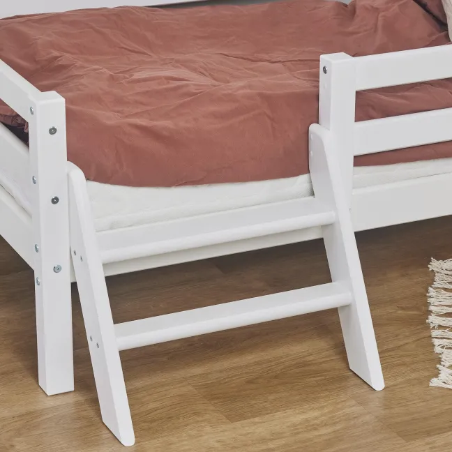 Hoppekids ECO Dream Juniorbett 70x160cm mit 3/4 Absturzs. und kleiner Leiter weiß