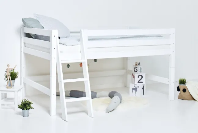 Hoppekids ECO Luxury Halbhochbett 120x200cm mit Rollrost und Schrägleiter weiß