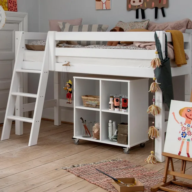 Hoppekids ECO Luxury Halbhochbett Junior 70x160cm mit Rollrost und Schrägleiter weiß