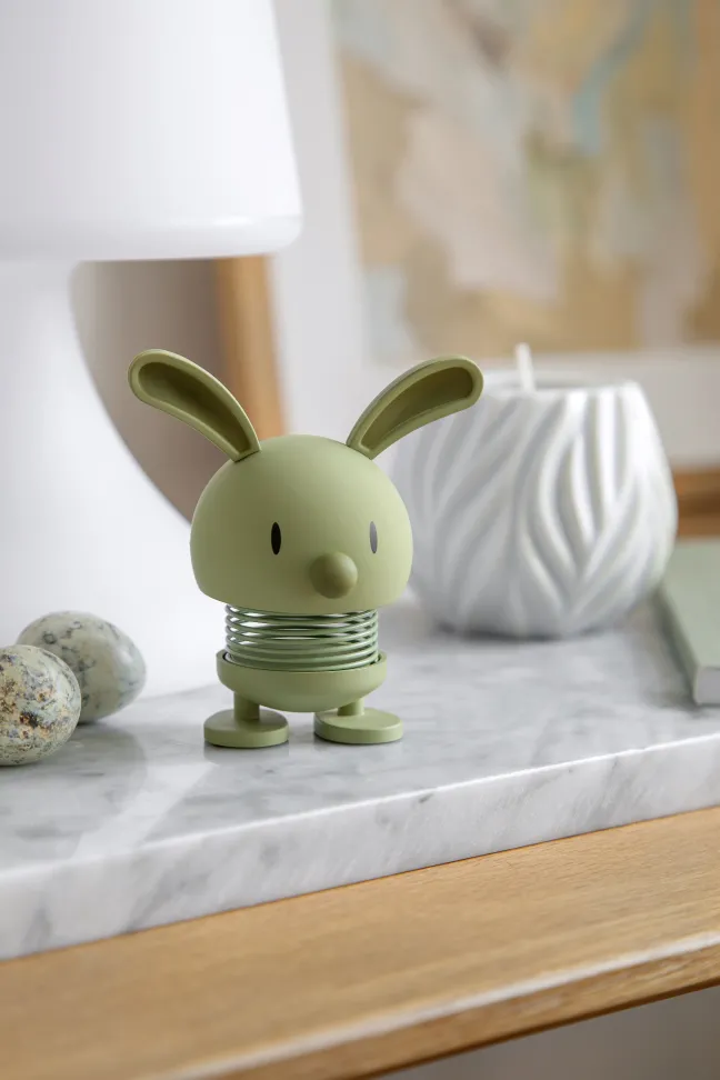 Hoptimist® Wackelfigur Soft Hase S grün