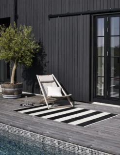 Pappelina Teppich Bob Black Vanilla 70 x 150 cm BOX715