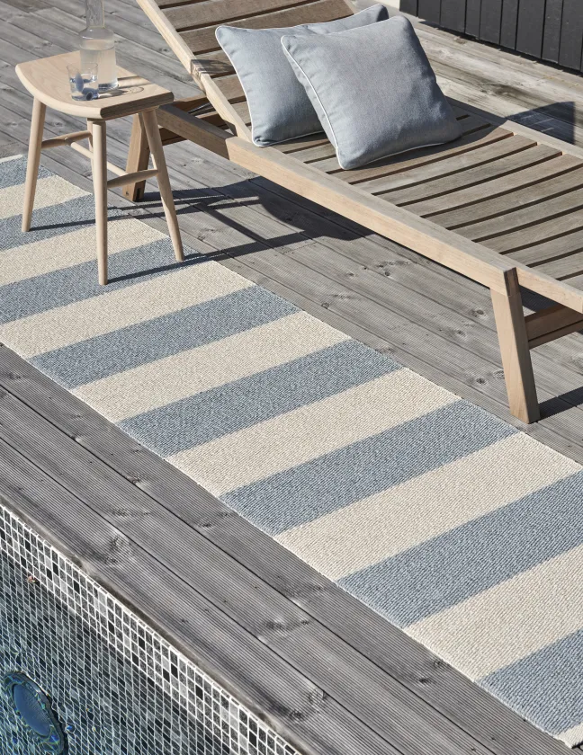 Pappelina Teppich Bob Blue Fog Vanilla 140 x 180 cm BO3H418
