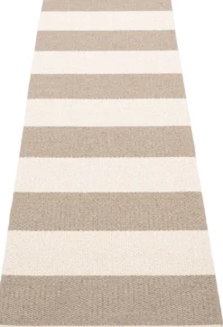 Pappelina Teppich Bob Mud Vanilla 70 x 225 cm BO6B722