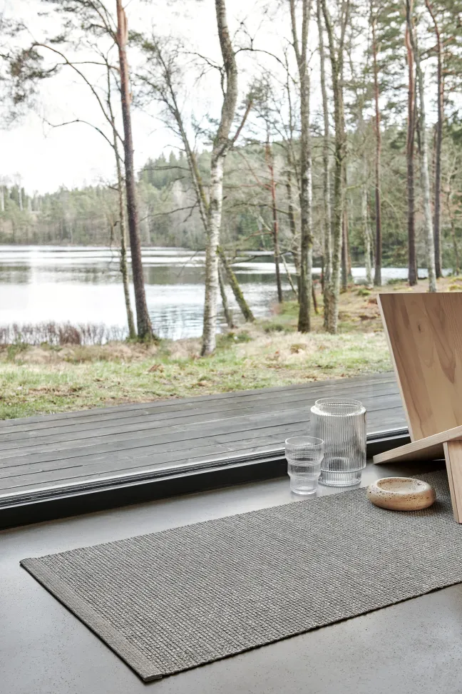 Pappelina Teppich Emm Linen/Linen Metallic 70 x 240 cm EMM9F724