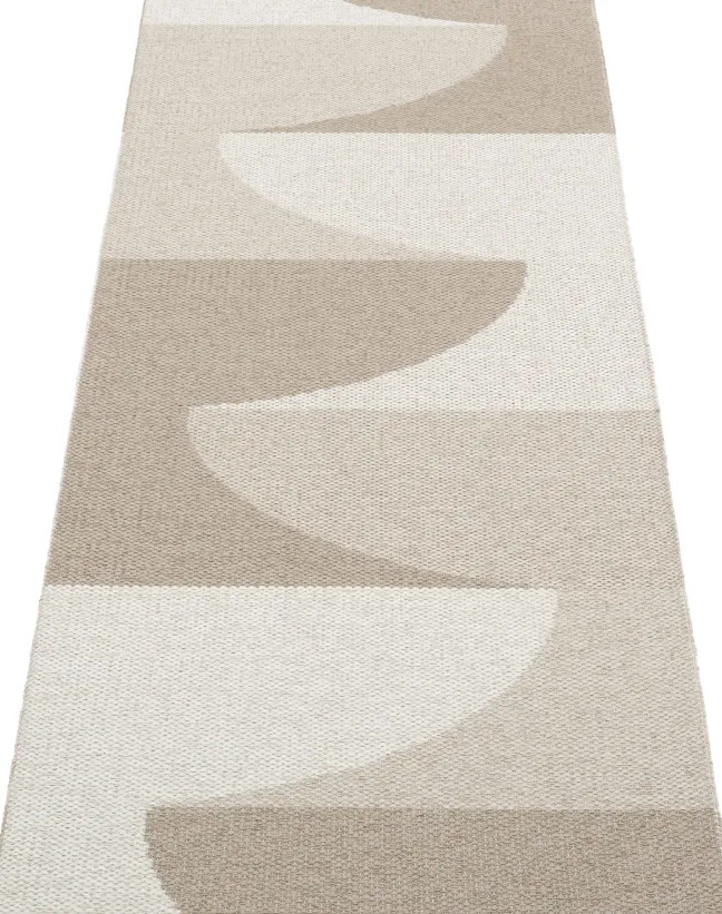 Pappelina Teppich HILL Dark Linen 70 x 180 cm HI9G718