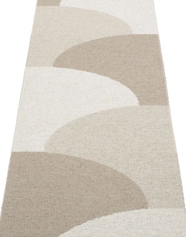 Pappelina Teppich HILL Dark Linen 70 x 180 cm HI9G718