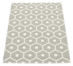 Pappelina Teppich Honey Warm grey Vanilla 70 x 100 cm HO9710