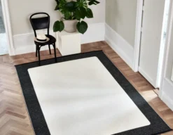 Pappelina Teppich Ilda Black Vanilla 70 x 180 cm ILX718