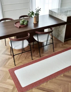 Pappelina Teppich Ilda Brick Vanilla 70 x 180 cm IL4C718