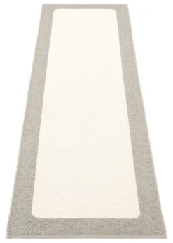 Pappelina Teppich Ilda Warm Grey Vanilla 70 x 240 cm IL9D724