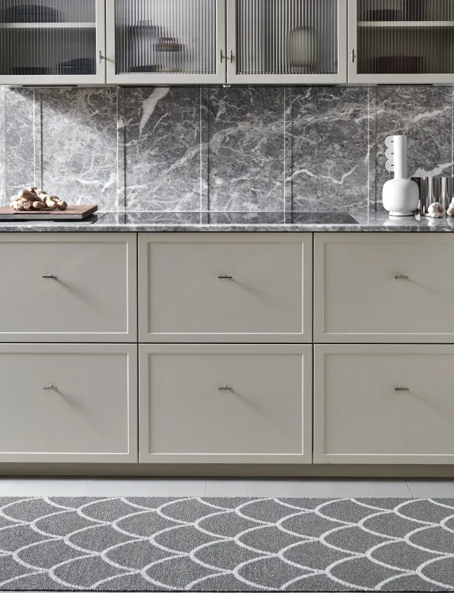 Pappelina Teppich Kotte Charcoal/Warm Grey 70 x 150 cm KE9A715