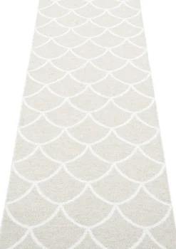 Pappelina Teppich Kotte Fossil Grey/White 70 x 225 cm KE9B722