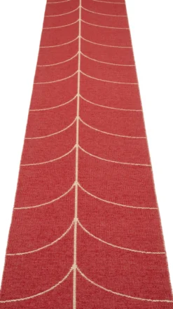 Pappelina Teppich LEIF Berry 70 x 360cm LE2B736