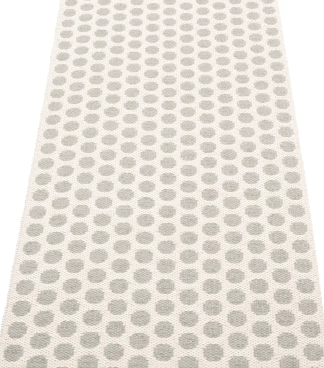 Pappelina Teppich Noa Warm Grey Vanilla Grey stripe 70 x 150cm NO9DD715