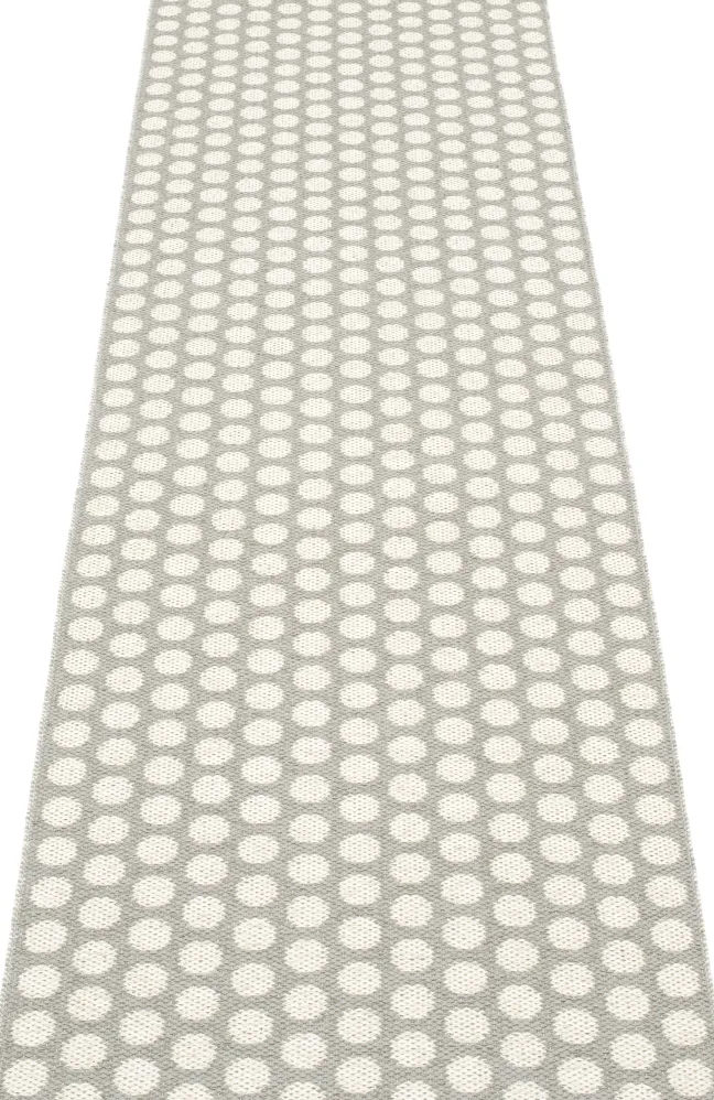 Pappelina Teppich Noa Warm Grey Vanilla Grey stripe 70 x 250cm NO9DD725