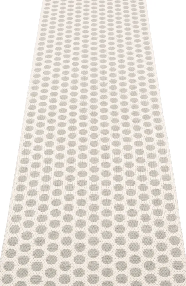 Pappelina Teppich Noa Warm Grey Vanilla Grey stripe 70 x 250cm NO9DD725