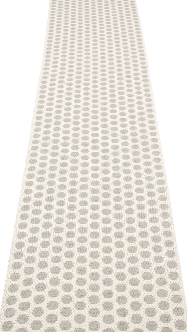 Pappelina Teppich Noa Warm Grey Vanilla Grey stripe 70 x 350cm NO9DD735