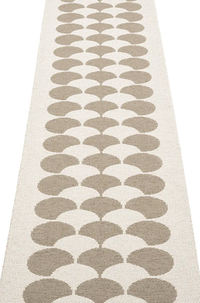 Pappelina Teppich POPPY Potato 70 x 250 cm PY26P725