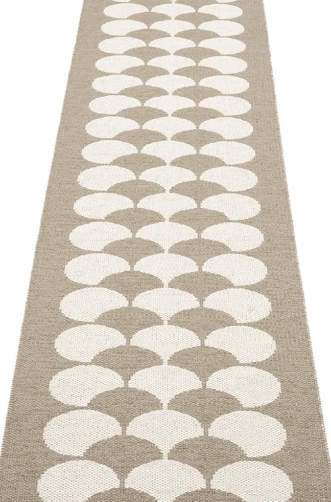 Pappelina Teppich POPPY Potato 70 x 250 cm PY26P725