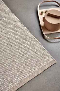 Pappelina Teppich Sam Beige/Vanilla 70 x 225 cm SAM6E722