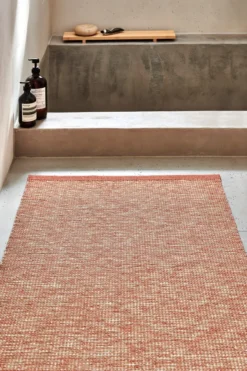 Pappelina Teppich Sam Pale Orange/Cream 70 x 225 cm SAM4A722