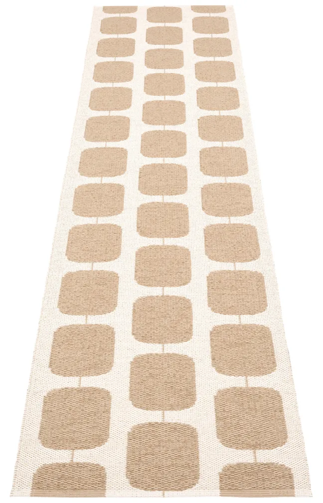 Pappelina Teppich Sten Black Cream 70 x 400 cm STX740