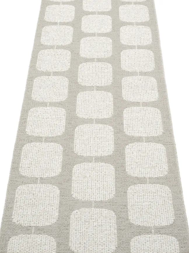 Pappelina Teppich Sten Warm Grey Fossil grey 70 x 200 cm ST9D720