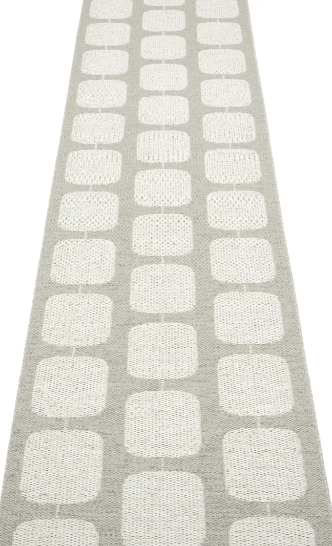 Pappelina Teppich Sten Warm Grey Fossil grey 70 x 300 cm ST9D730