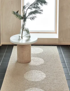 Pappelina Teppich VERA 2.0 Bio Edition Beige/Beige Metallic 70 x 360 cm V26E736