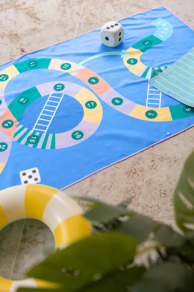Quut Spieltuch M (140 x 70cm) Snakes & Ladders