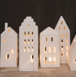 räder Lichthaus Walmdach Porzellan weiß