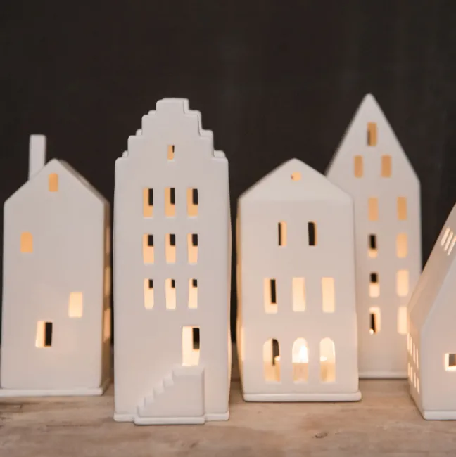 räder Lichthaus Walmdach Porzellan weiß