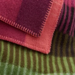 Roros Tweed ÅSMUND GRADIENT Lammwolldecke 200 x 135 cm rosa/grün 4251