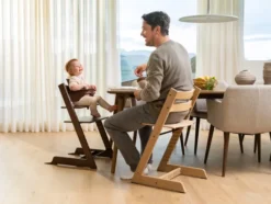 STOKKE® Aktions-Set Tripp Trapp® Eiche warm braun + Babyset warm braun