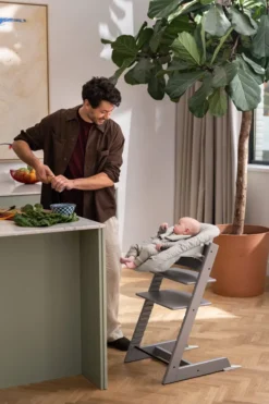 STOKKE® Mega Set Tripp Trapp® Storm grey + Babyset² Storm grey + Tray Tisch storm grey