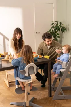 STOKKE® Mega Set Tripp Trapp® Storm grey + Babyset² Storm grey + Tray Tisch storm grey
