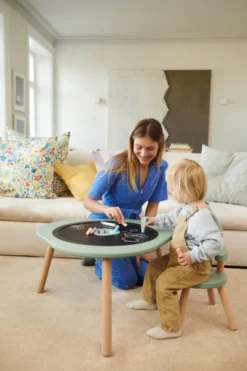 Stokke® MuTable™ V2 Tisch mit Stuhl Storm grey