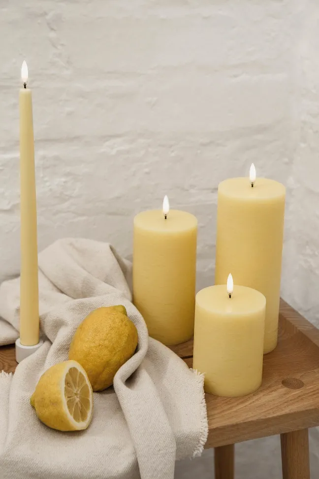 UYUNI LED Kerze Rustic 7,8x20 cm Wheat Yellow