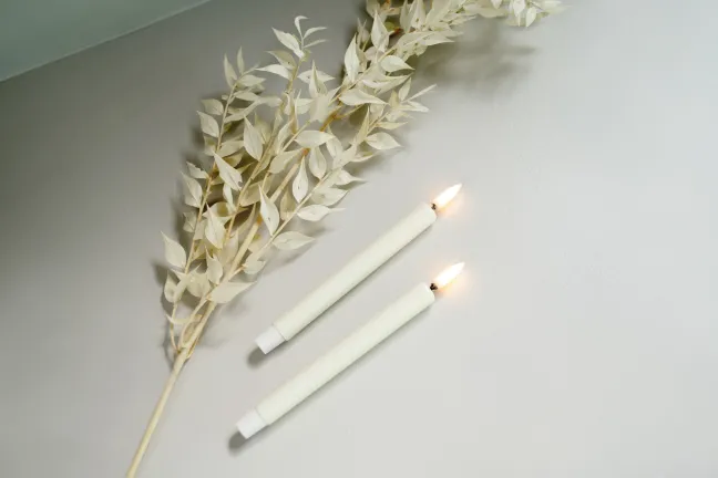 UYUNI LED Stabkerze mini (2 Stück) Smooth 1,3x13,8 cm Nordic White